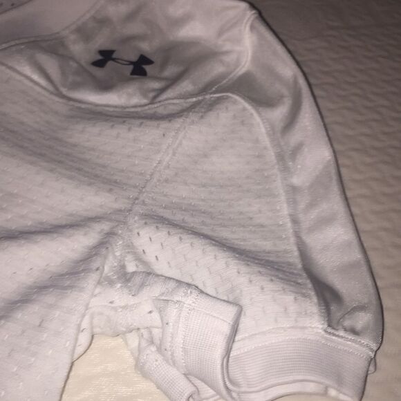 COPY - Under Armour Youth Small white jersey - Picture 6 of 7